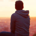 Objawy depresji u mężczyzn – dlaczego trudno im prosić o pomoc?